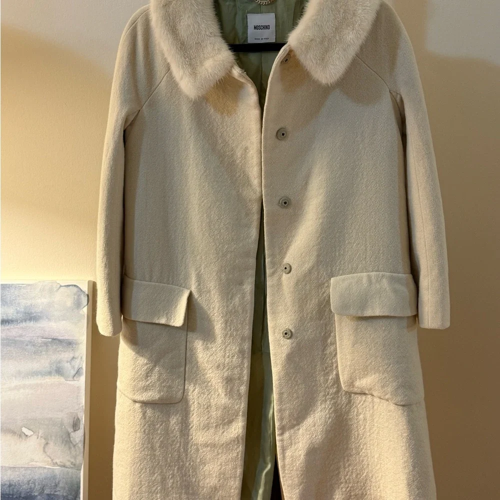 Vintage Moschino Ivory Cream white virgin wool crepe coat jacket mink collar 4 - Picture 4 of 13